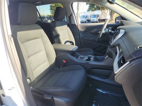 Used 2022 GMC Terrain SLE w/ Driver Convenience Package image 16