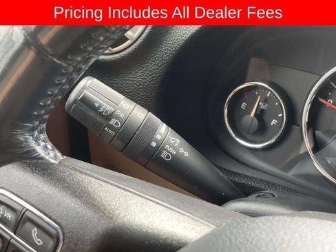 Used 2017 Jeep Wrangler Unlimited Sahara w/ Max Tow Package AWD/4WD image 31
