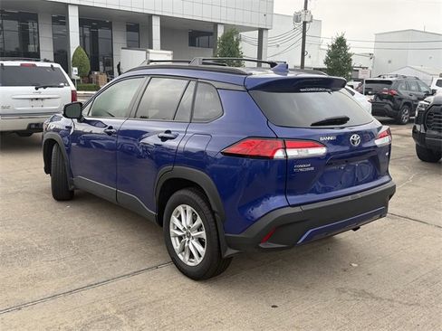 Used 2024 Toyota Corolla Cross LE image 7