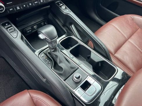 Certified 2023 Kia Telluride EX w/ EX Captain's Chair Package FWD image 17