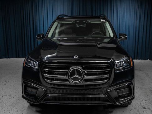 New 2025 Mercedes-Benz GLS 450 4MATIC image 2