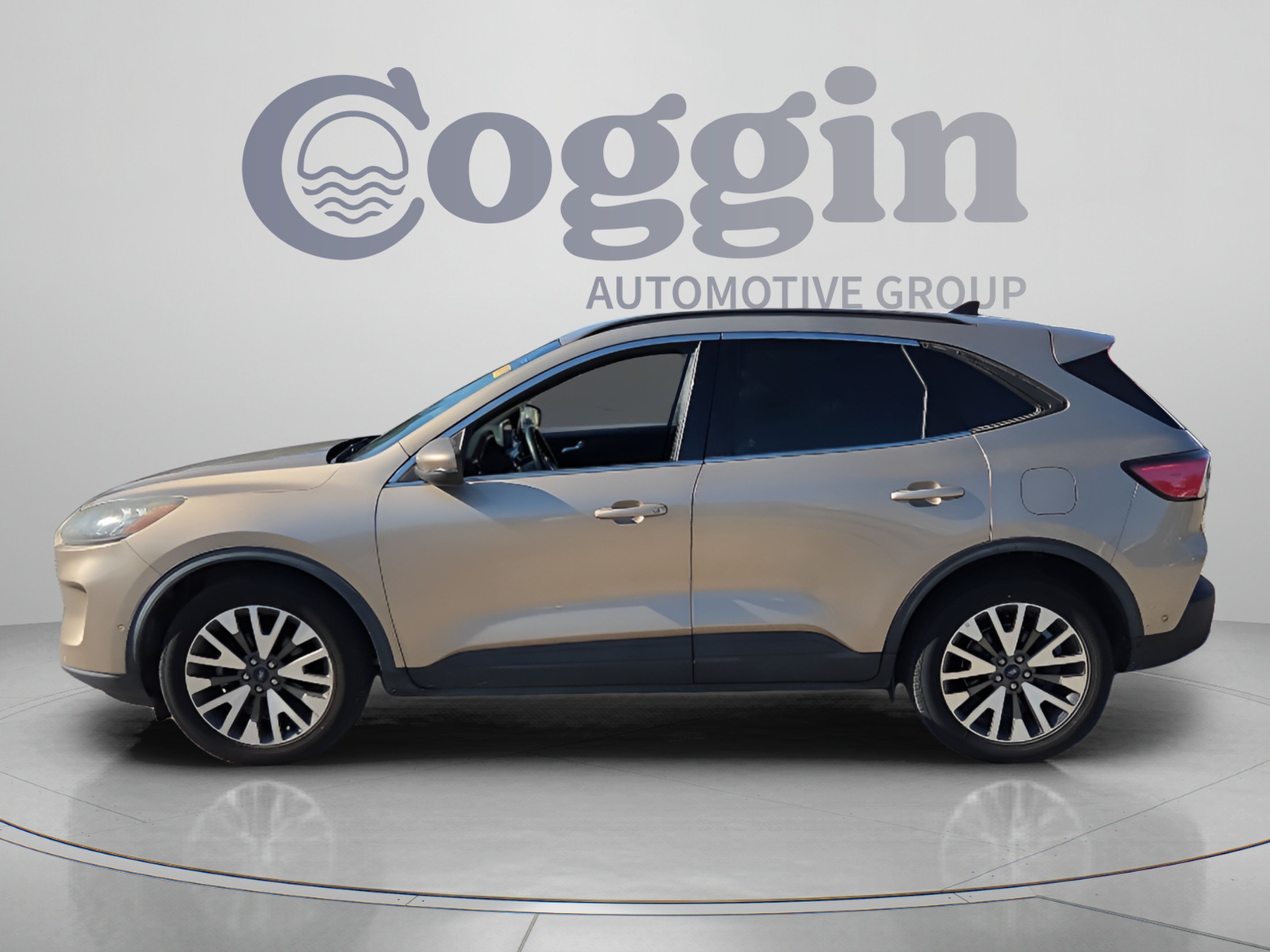 Used 2020 Ford Escape Titanium AWD/4WD image 2