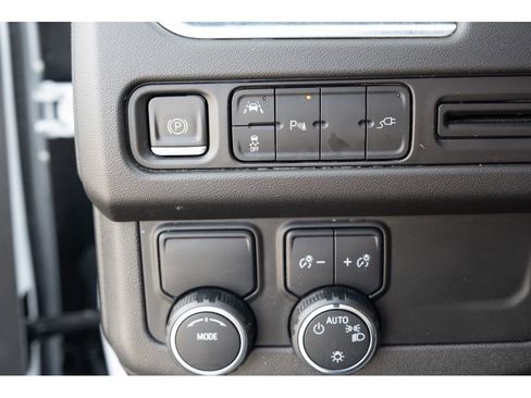 Used 2022 Chevrolet Suburban LT image 29