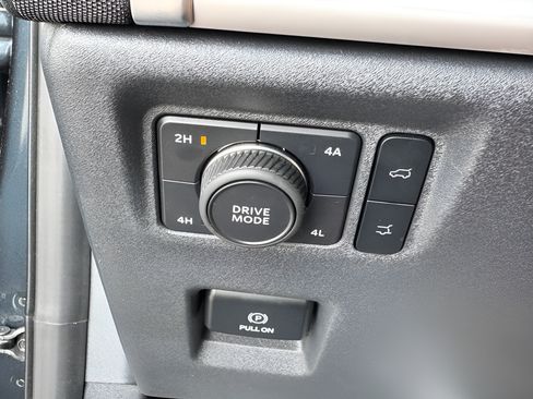 Used 2025 Ford Expedition Active AWD/4WD image 42