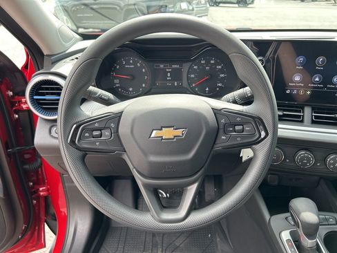 New 2026 Chevrolet Trax LS w/ LS Convenience Package FWD image 20