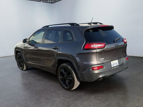 Used 2017 Jeep Cherokee Sport w/ Cold Weather Group FWD image 3