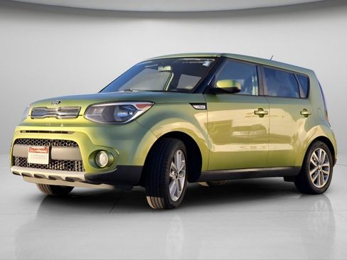 Used 2017 Kia Soul + image 4