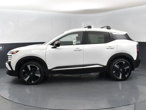 New 2026 Nissan Kicks SR w/ Cold Weather Package image 4