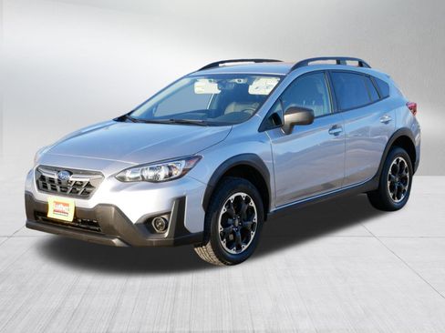 Used 2023 Subaru Crosstrek 2.0i image 3
