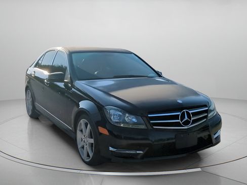Used 2014 Mercedes-Benz C 300 4MATIC Sedan image 4