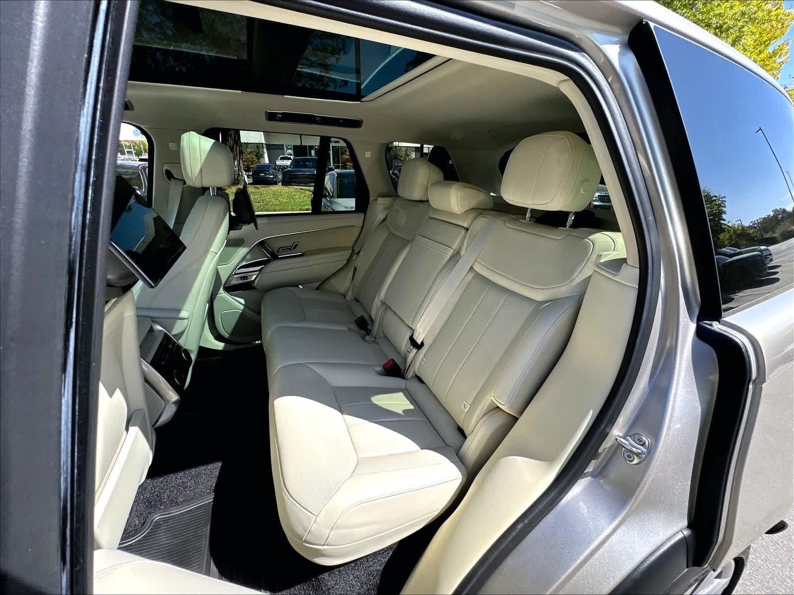 Used 2024 Land Rover Range Rover SE AWD/4WD image 26