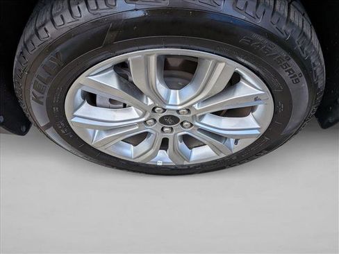 Used 2024 Ford Edge Titanium image 21