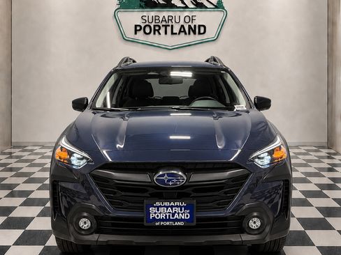 Used 2025 Subaru Outback Premium AWD/4WD image 2