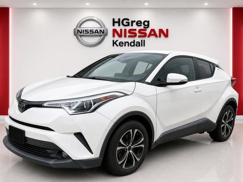 Used 2019 Toyota C-HR LE FWD image 3