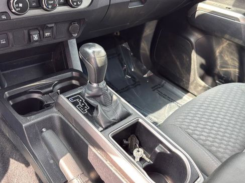 Used 2020 Toyota Tacoma SR5 image 26