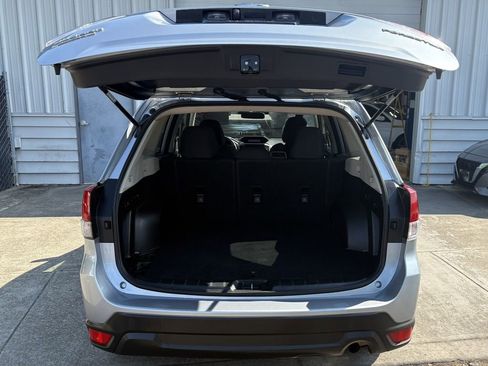 Used 2019 Subaru Forester Premium image 9