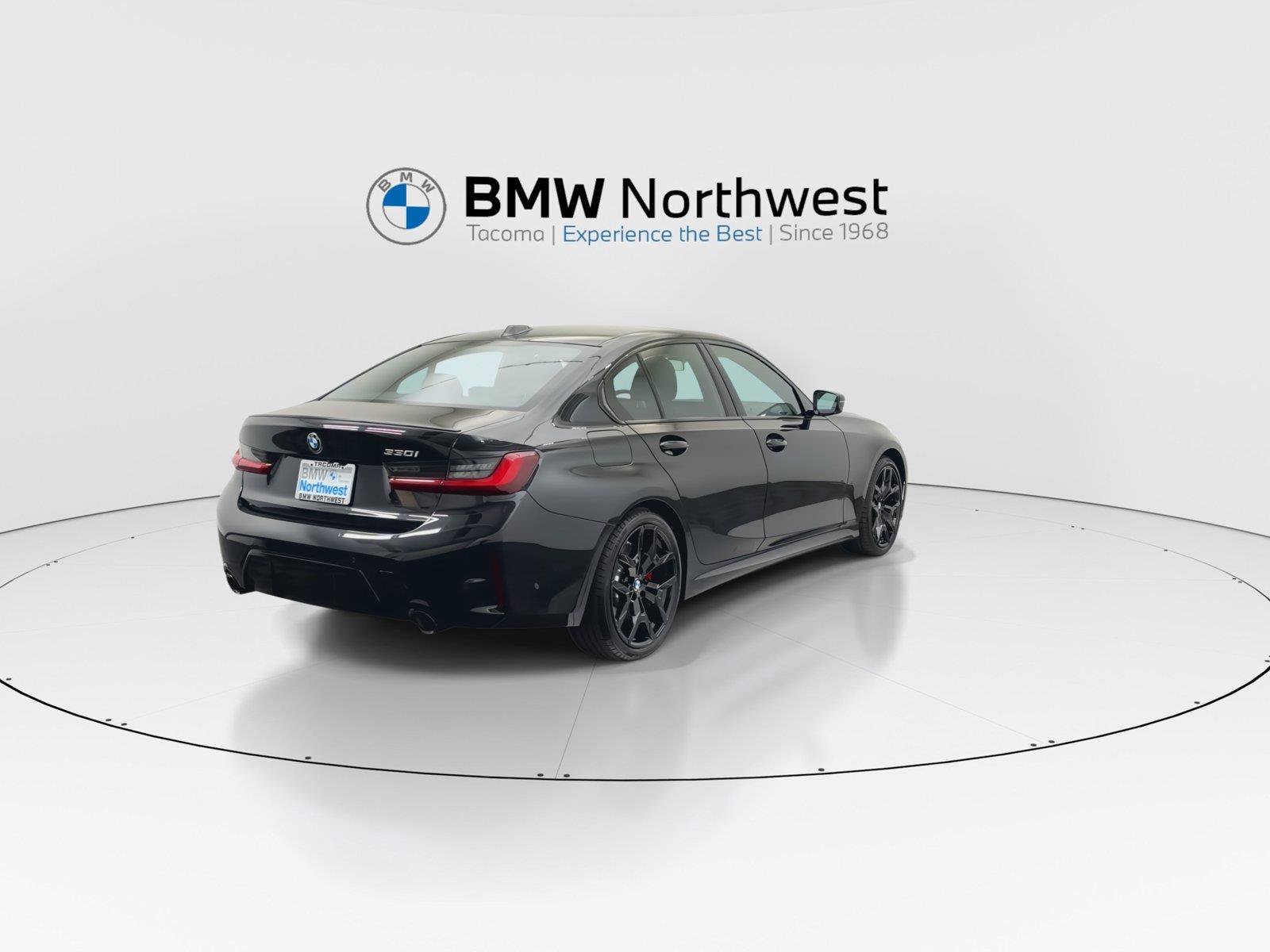 Used 2026 BMW 330i Sedan w/ M Sport Package RWD image 3