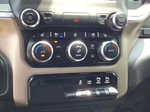 Used 2019 RAM 1500 Laramie AWD/4WD image 8