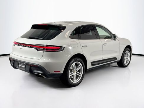 Certified 2025 Porsche Macan AWD/4WD image 9