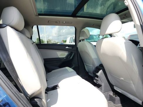 Used 2020 Volkswagen Tiguan SE w/ Panoramic Sunroof Package FWD image 16