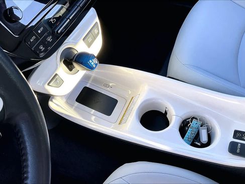 Used 2016 Toyota Prius Three Touring image 14