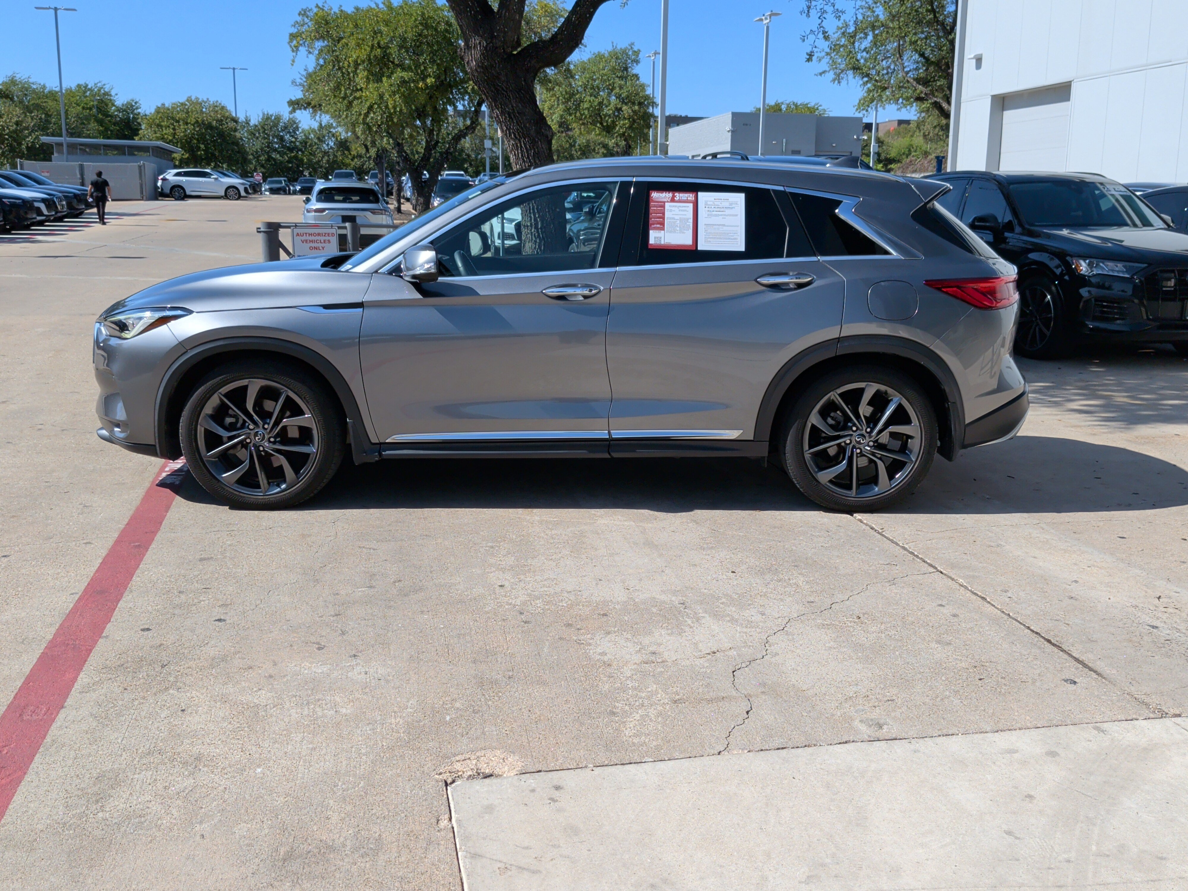 Used 2019 INFINITI QX50 Essential w/ Sensory Package FWD image 7