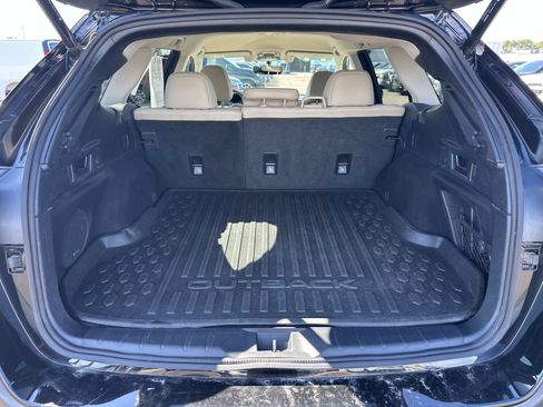 Used 2022 Subaru Outback Limited AWD/4WD image 9