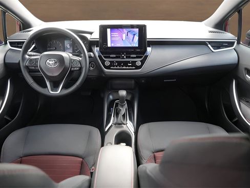 Used 2024 Toyota Corolla SE image 18