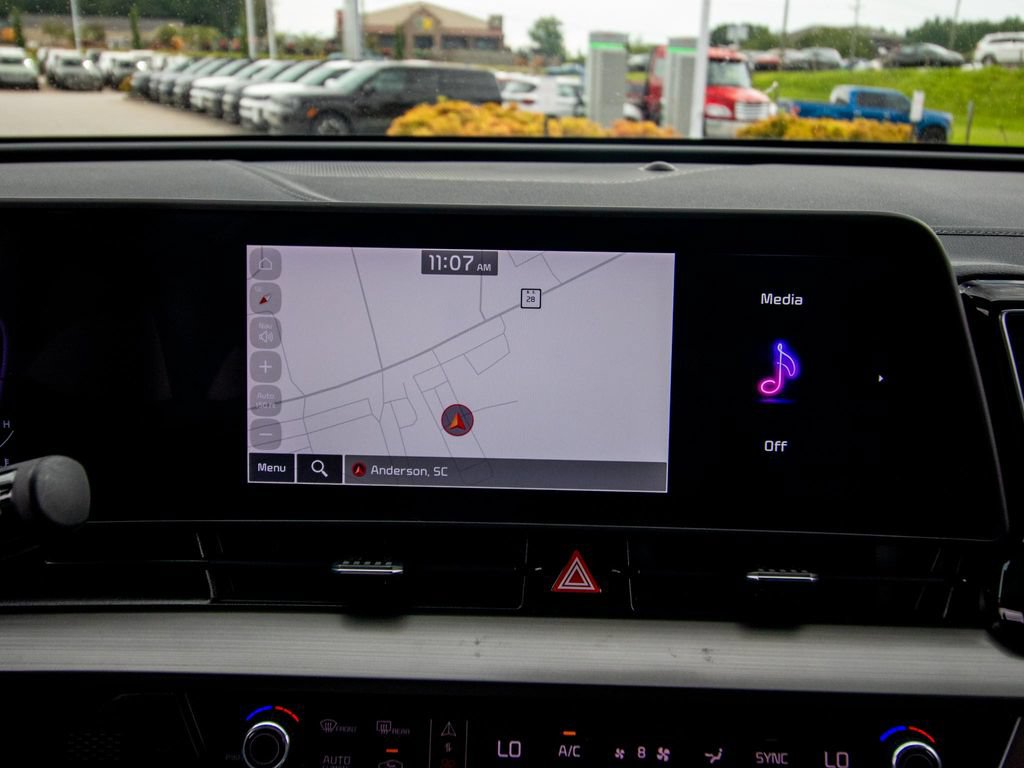 Used 2025 Kia Sportage EX FWD image 29