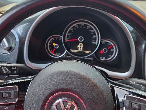 Used 2013 Volkswagen Beetle 2.0T image 11