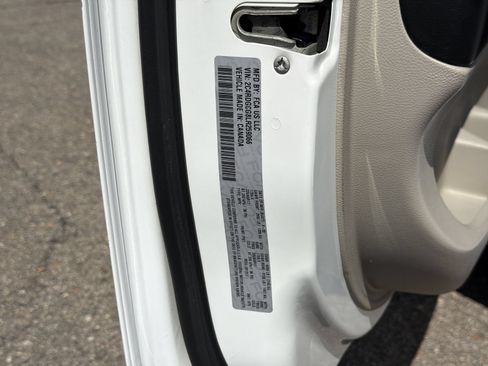 Used 2020 Dodge Grand Caravan SXT FWD image 35
