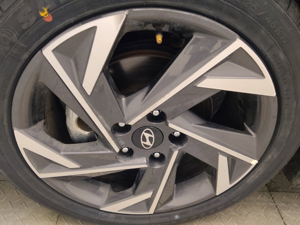 Used 2025 Hyundai Elantra Sport FWD image 31