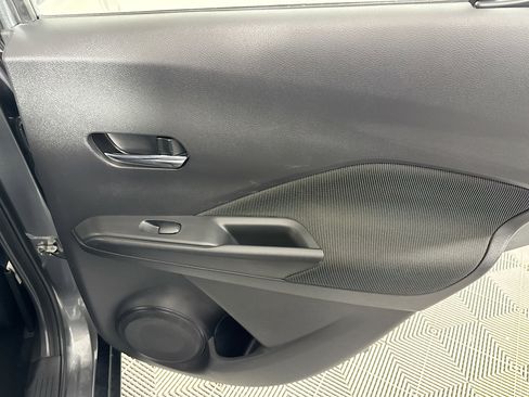 Used 2019 Nissan Kicks SV image 27