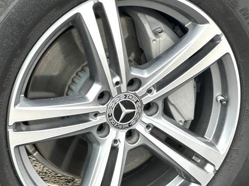 Used 2021 Mercedes-Benz GLC 300 4MATIC image 9