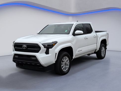 Used 2024 Toyota Tacoma SR5 image 8