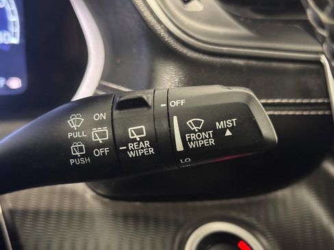 Used 2023 Jeep Grand Cherokee Laredo w/ Luxury Tech Group I image 32