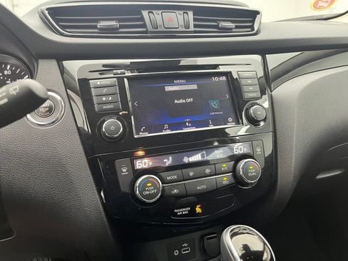 Used 2020 Nissan Rogue Sport SV FWD image 24