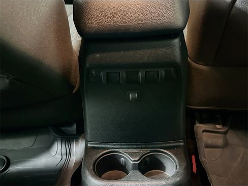 Used 2018 Jeep Wrangler Unlimited Sport S image 24