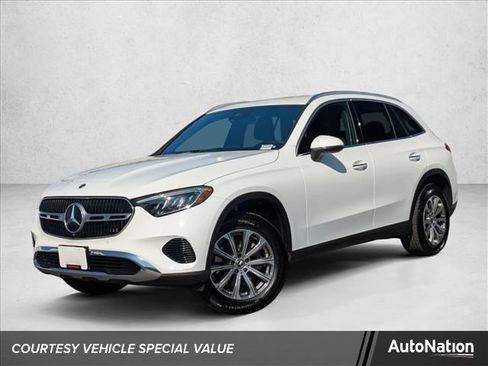 Used 2025 Mercedes-Benz GLC 300 image 1