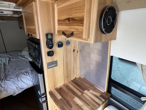 Used 2022 Mercedes-Benz Sprinter 2500 image 24