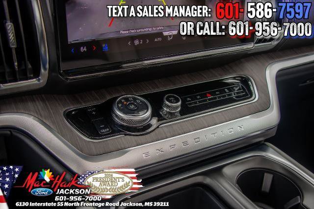 Used 2026 Ford Expedition Platinum w/ Platinum Ultimate Package AWD/4WD image 45