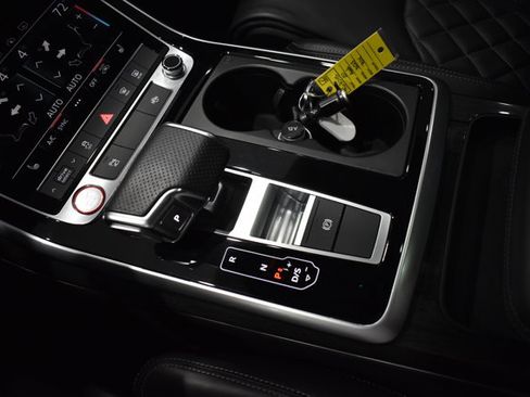 Used 2020 Audi SQ7 Premium Plus w/ Driver Assistance Package image 24