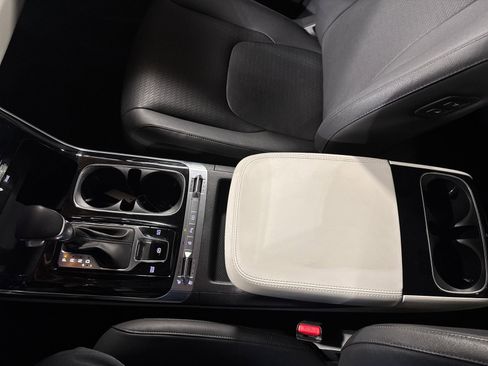 Certified 2024 Kia Carnival SX Prestige image 12