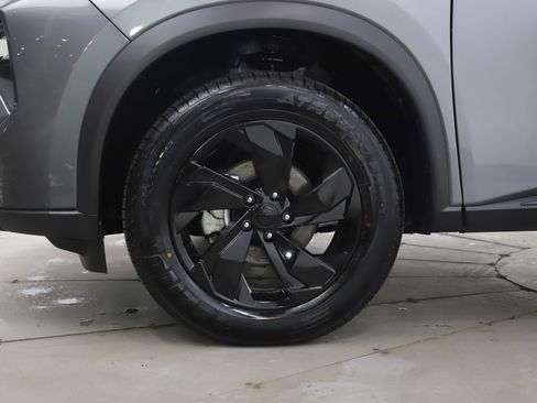 Used 2025 Nissan Rogue SV image 31