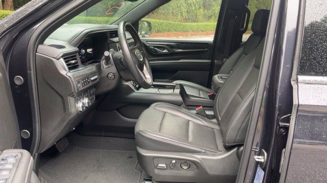 Used 2024 GMC Yukon Denali w/ Advanced Technology Package AWD/4WD image 5