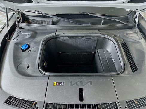 Used 2024 Kia EV9 Light Long Range RWD image 34