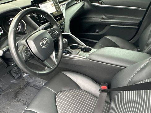 Used 2023 Toyota Camry SE image 10