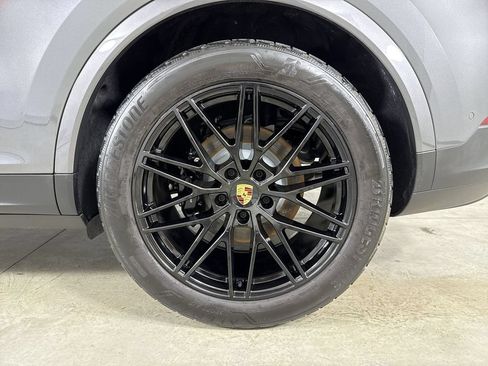 Certified 2024 Porsche Cayenne Coupe AWD/4WD image 14