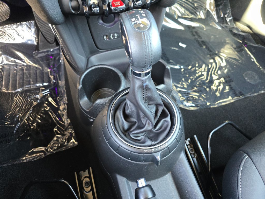 Used 2015 MINI Cooper 2-Door Hardtop FWD image 31