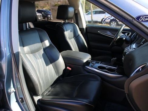 Used 2019 INFINITI QX60 Luxe w/ Essential Package image 11